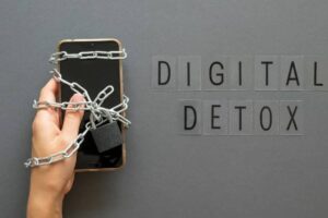 Digital Detox: Simple Ways to Reconnect with Real Life